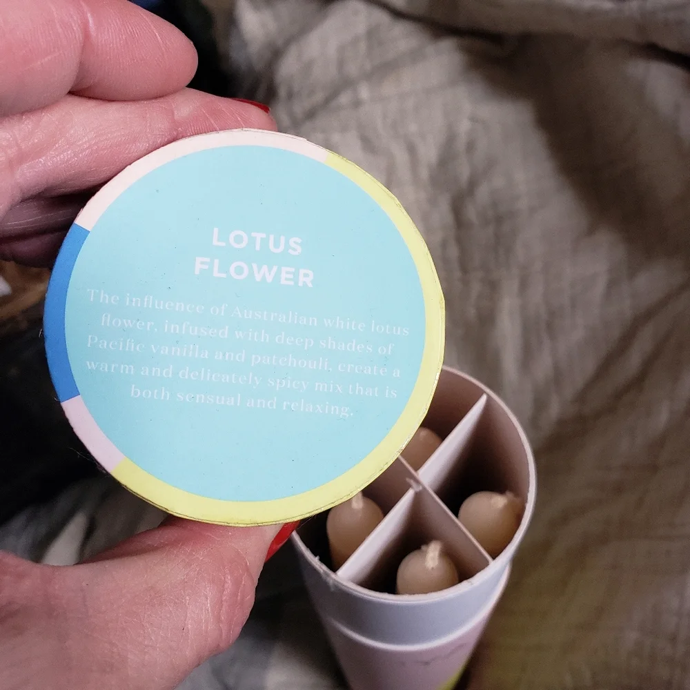 Ecoya Natural Beeswax Lotus Flower Taper Luxury Candles 4 in Gift Tube Box